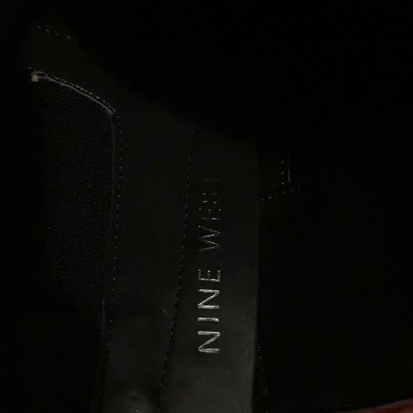 Like NEW Nine West Grey suede boots 7.5 - Picture 6 of 7